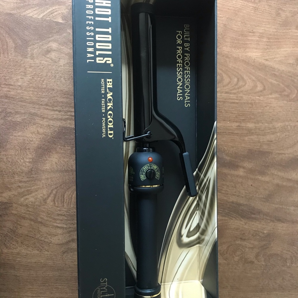 Hot tools 1” Black gold curling iron.